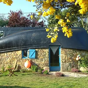  Appartement La Quille En L'air De Kastell Dinn - Unique Et Insolite -cuisine Commune