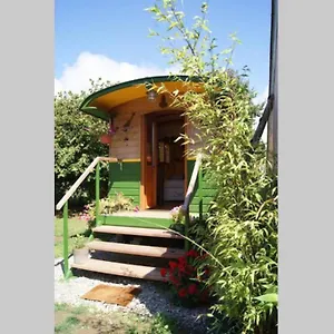  Appartement La Roulotte De Kastell Dinn - Unique Et Insolite- Cuisine Commune